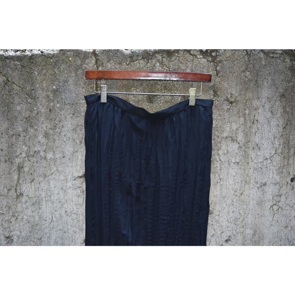 Cynthia Steffe Black Crinkle Midi Skirt – Size M – NWT - Picture 3 of 5